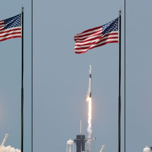 Φωτογραφίες από το παρθενικό ταξίδι της SpaceX στο διάστημα