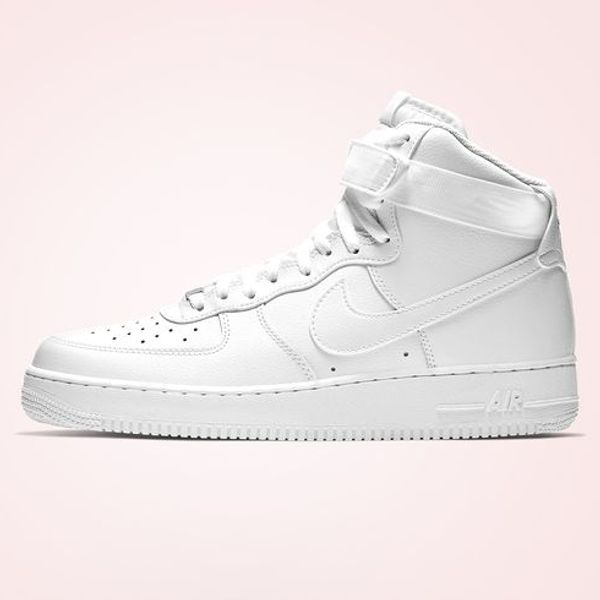 5 λευκά sneakers για να αγοράσεις τώρα και να φοράς για πάντα