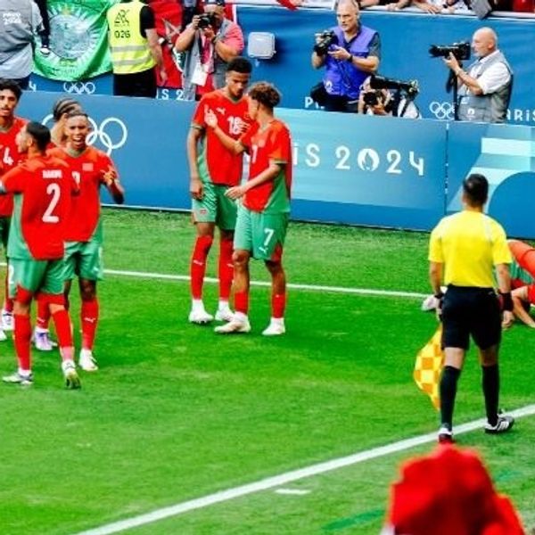 Το απόλυτο χάος στον εναρκτήριο αγώνα ποδοσφαίρου στους Ολυμπιακούς Αγώνες