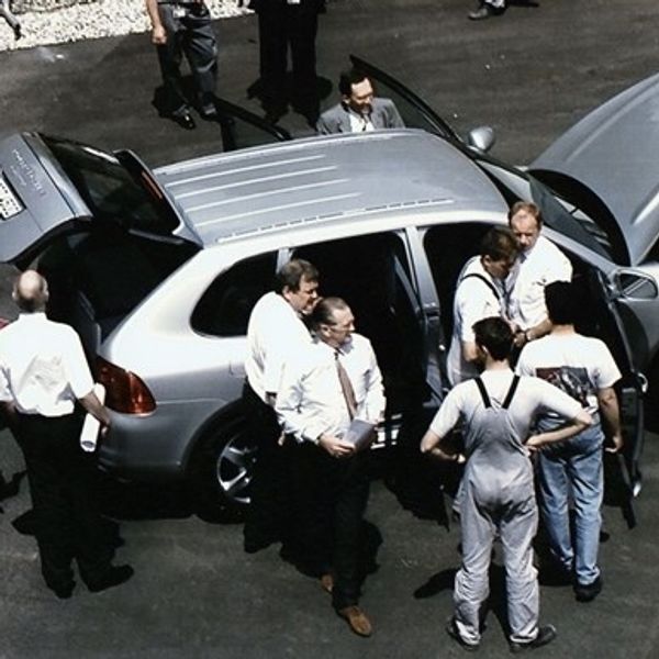 Η άγνωστη ιστορία πίσω από τα SUV της Porsche