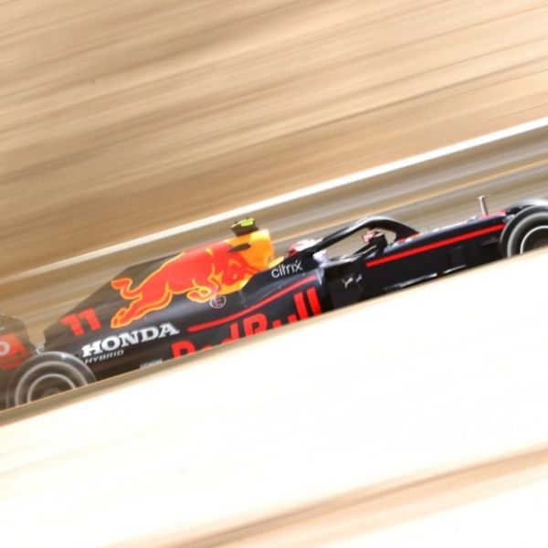 Αυλαία στην έρημο για τη νέα σεζόν της Formula 1