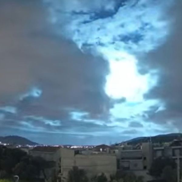 Τι ήταν η μεγάλη λάμψη που εμφανίστηκε στον ουρανό της Αττικής