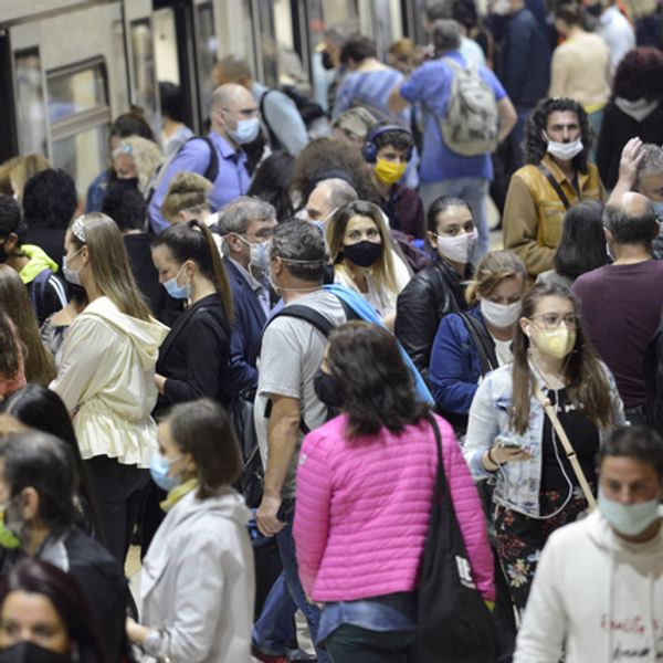Κορονοϊός: 4.500 νέα κρούσματα