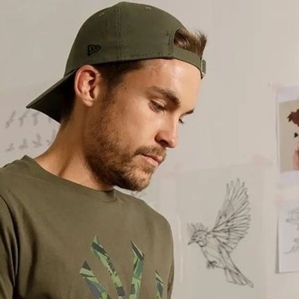 Τα αποδημητικά πουλιά του street artist Taquen
