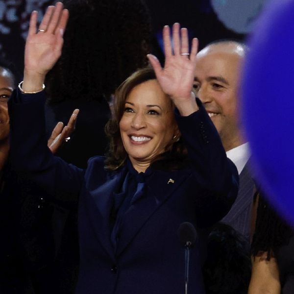 Η Kamala Harris αποδέχεται το χρίσμα των Δημοκρατικών