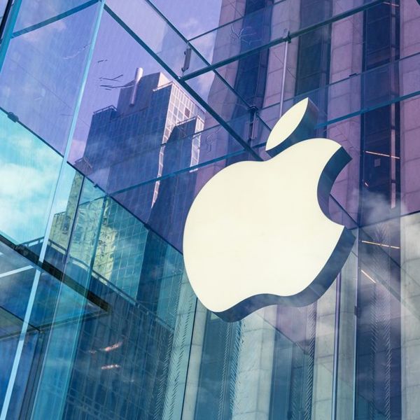 Φήμες λένε ότι το πρώτο αναδιπλούμενο iPhone έρχεται