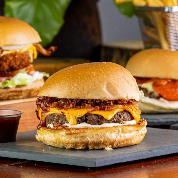 Τα επικά burgers του καλοκαιριού από τους master chef του είδους