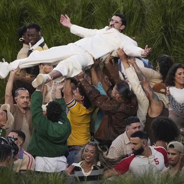 Όλες οι cameo εμφανίσεις του Super Bowl 2026 (video)