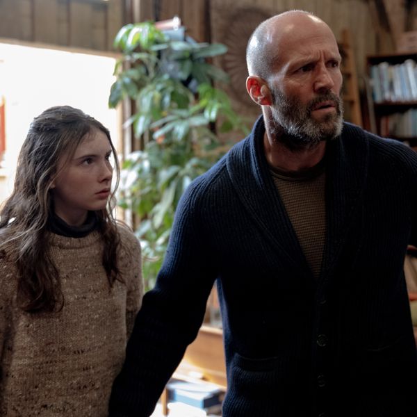Στο θρίλερ 'To Kαταφύγιο' ο Jason Statham 'σαπίζει' τους πάντες στο ξύλο- και όχι μόνο (video)