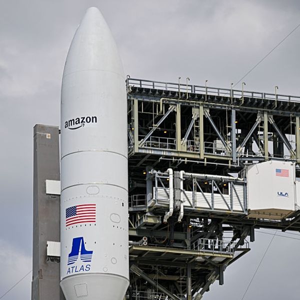 To Starlink του Elon Musk πλέον έχει ανταγωνιστή από την Amazon