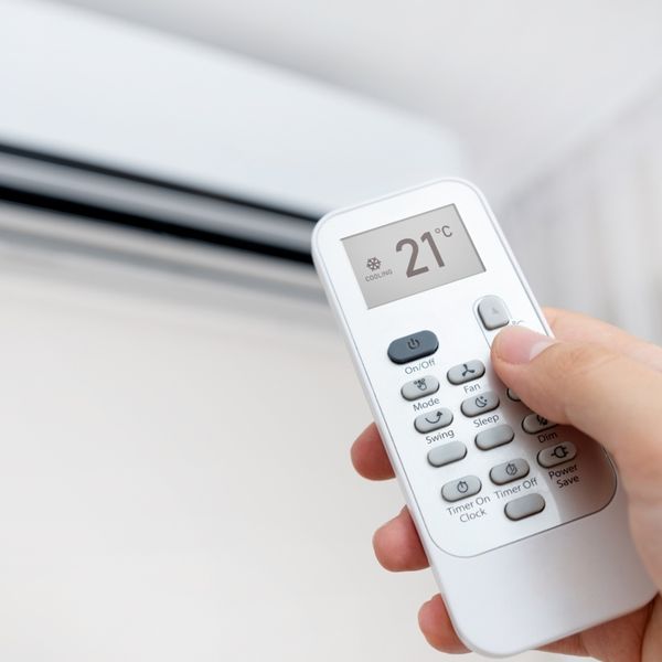 Ποια είναι η σωστή θερμοκρασία στο air condition για τον καύσωνα