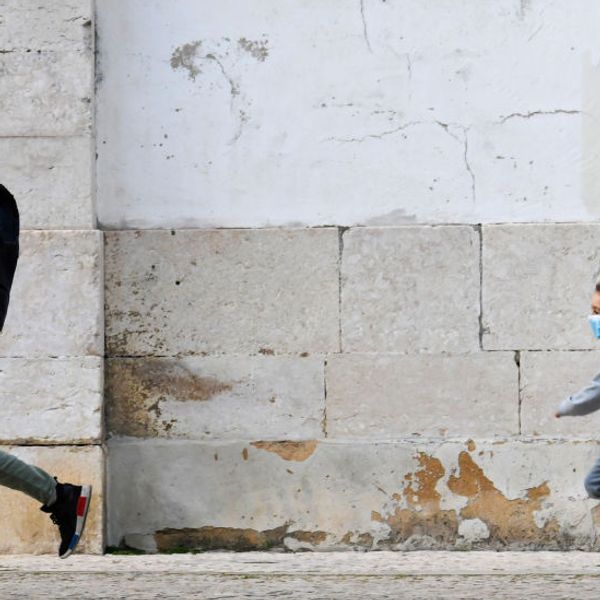 Οι επίσημες οδηγίες για μέτρα δημόσιας υγείας, μάσκες και αποστάσεις