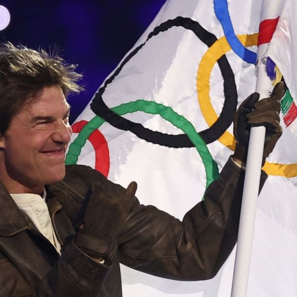 Η επική εμφάνιση του Tom Cruise στην τελετή λήξης των Ολυμπιακών Αγώνων 2024