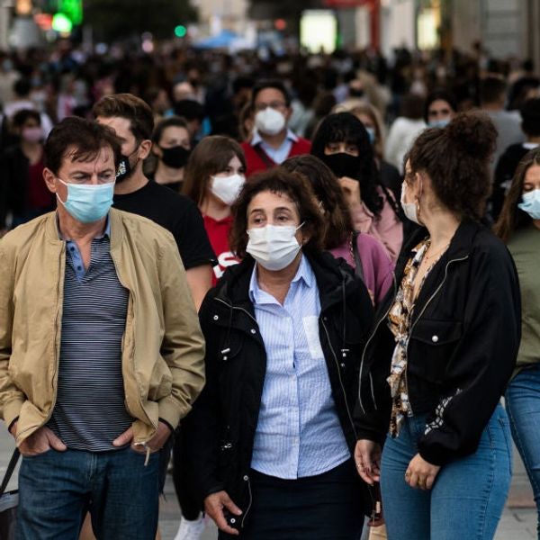 Κορονοϊός: Στα ύψη με 43.386 νέα κρούσματα