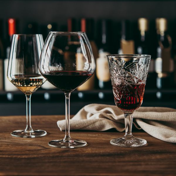 Αθηναϊκά wine bars για κάθε γούστο