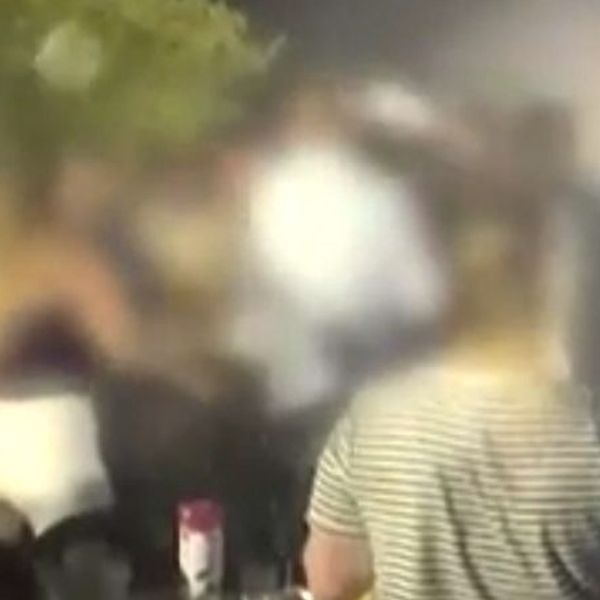 Άγριος καβγάς σε πανηγύρι στο Αγρίνιο - Παρενέβη η Γωγώ Τσαμπά (βίντεο)