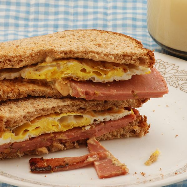 Fried Bologna: Το πιο νόστιμο σάντουιτς με μορταδέλα