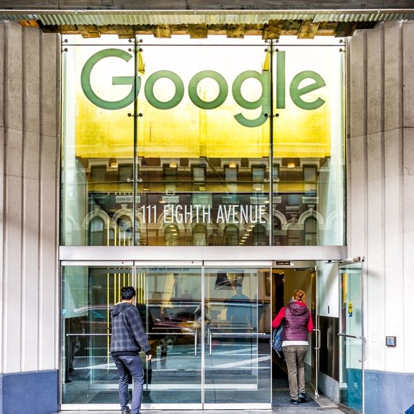 Ζαλίζει η αμοιβή του CEO της Google-Ποιος είναι ο μέσος μισθός των υπαλλήλων