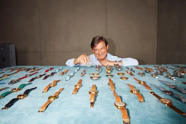 WATCH COLLECTOR