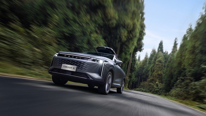 Το OMODA 9 SHS-P AWD θέλει να αλλάξει όσα περιμένεις από ένα μεγάλο SUV
