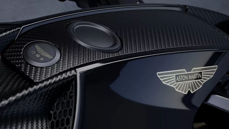 Aston Martin AMB 002 μηχανή