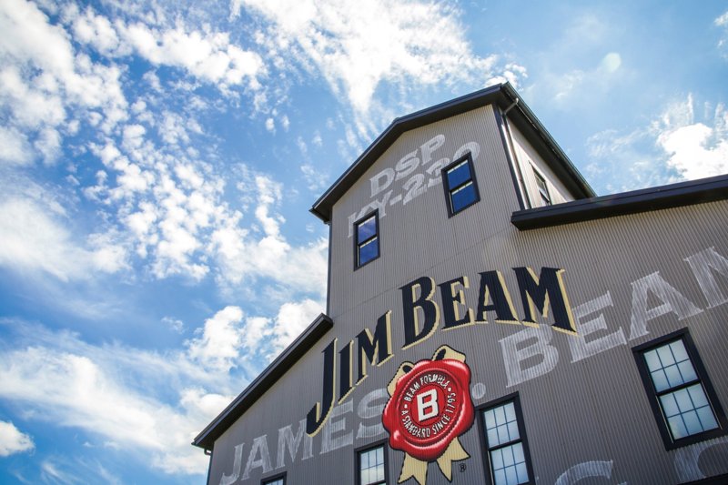 Γιατί μέσα σε ένα ποτήρι Jim Beam κρύβεται η ιστορία μιας ολόκληρης χώρας