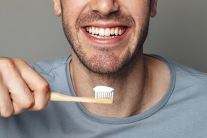 Πόσοι ιοί ζουν μέσα στην οδοντόβουρτσά σου - εικόνα 2