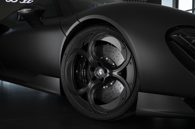Alfa Romeo 33 Stradale Perla Nera