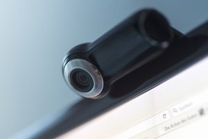 H Lenovo μάς έδειξε ένα laptop με ηλιακό πάνελ στην MWC 2025 - εικόνα 5