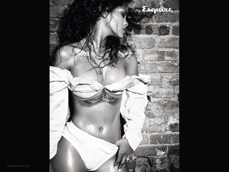 Rihanna 32