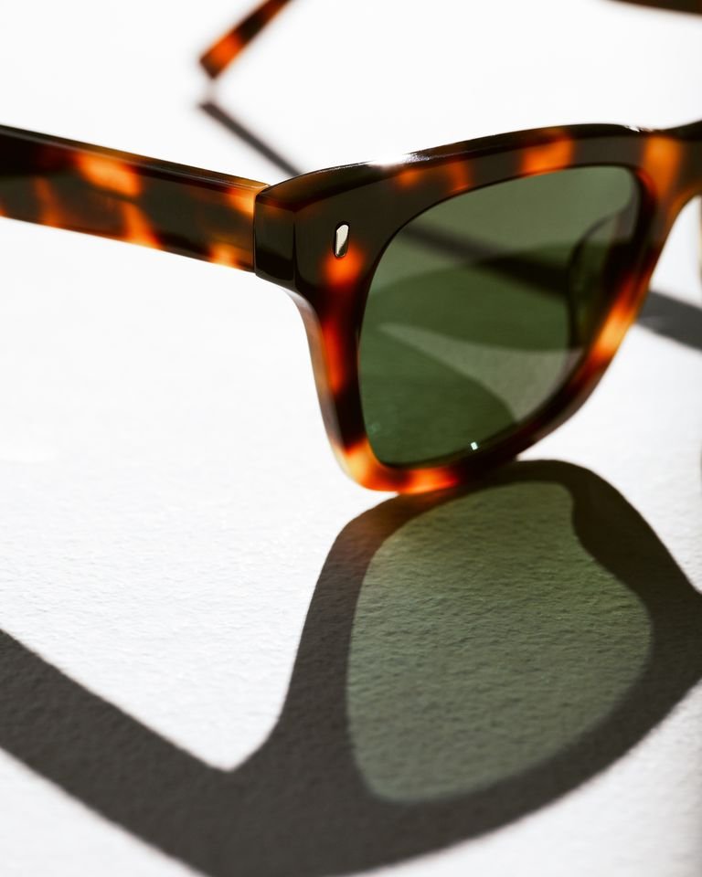 SUNGLASSES