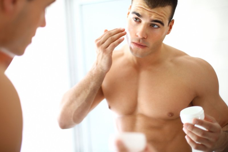 ΑΝΤΡΑΣ ΚΡΕΜΑ ΠΡΟΣΩΠΟΥ