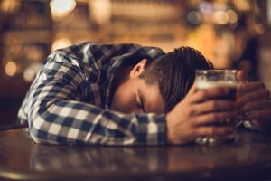 10 τρόποι για να προλάβεις το χάλι του hangover, σύμφωνα με την επιστήμη - εικόνα 2