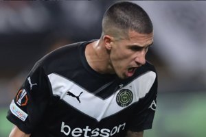 Ο Νίκος Αθανασίου βρήκε στο αριστερό άκρο της άμυνας τον προσωπικό διάδρομο απογείωσης του - εικόνα 2