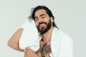 Τριχόπτωση: Πριν πανικοβληθείς, μάθε τι πραγματικά βοηθάει - εικόνα 2